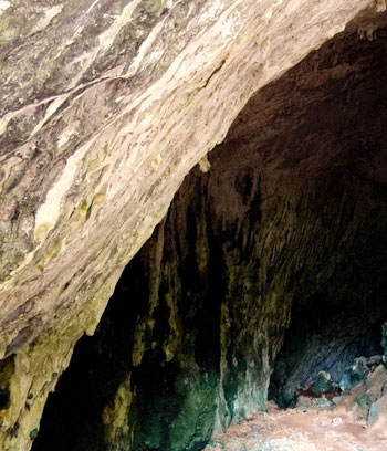 Skoteino Cave